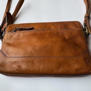 Frye Melissa Cognac Leather Convertible Crossbody Wristlet Bag EUC